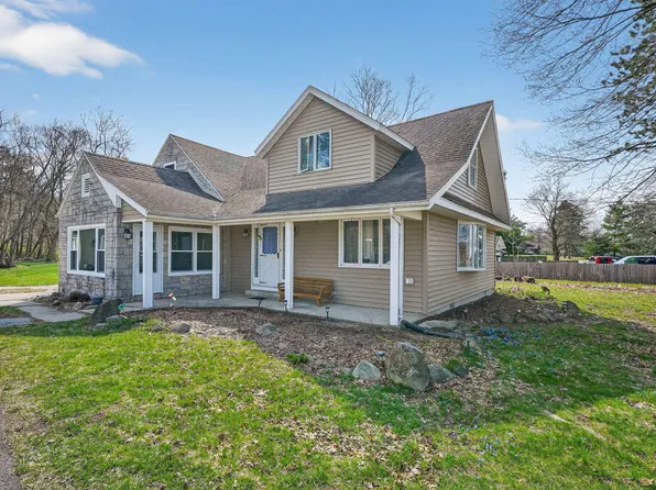 70111 Fir Rd, Niles, MI 49120