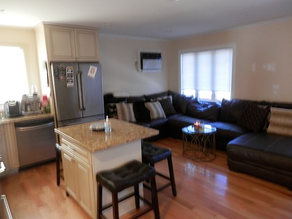 4th image of 16406 96th St