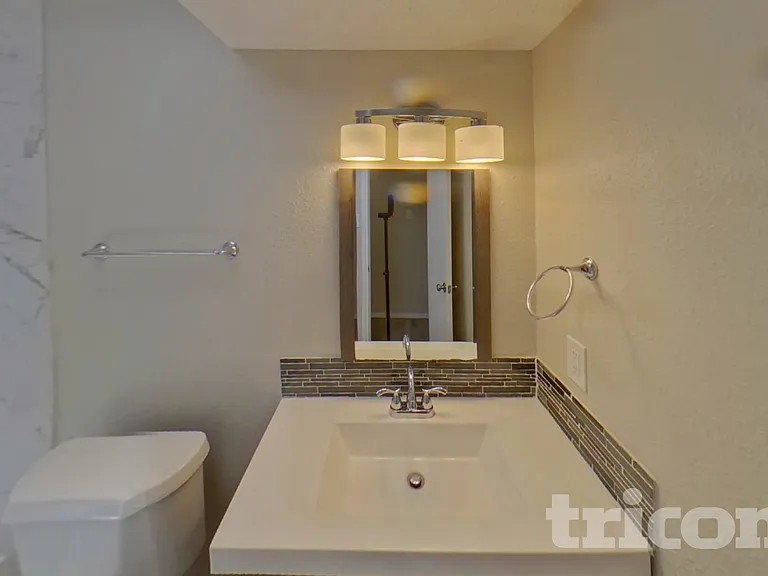 3910 Lillie St — Photo 14