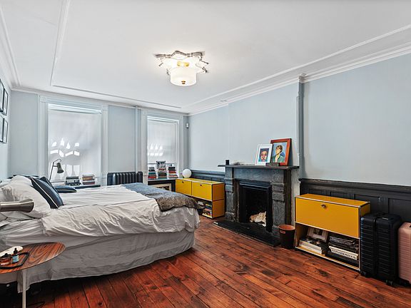 4th image of 127 Halsey St #1