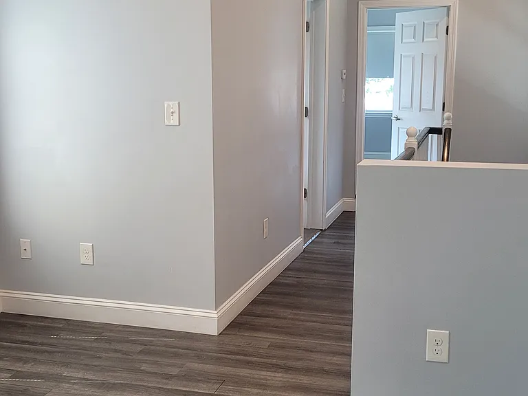 Open second floor landing with great space for home office!