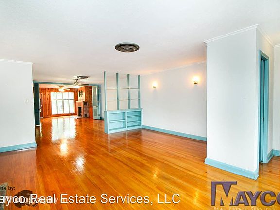 2nd image of 742 Dudley Dr