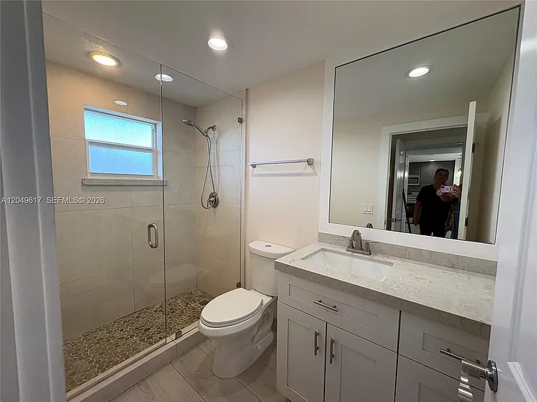 900 NE 12th Ave #703 — Photo 8