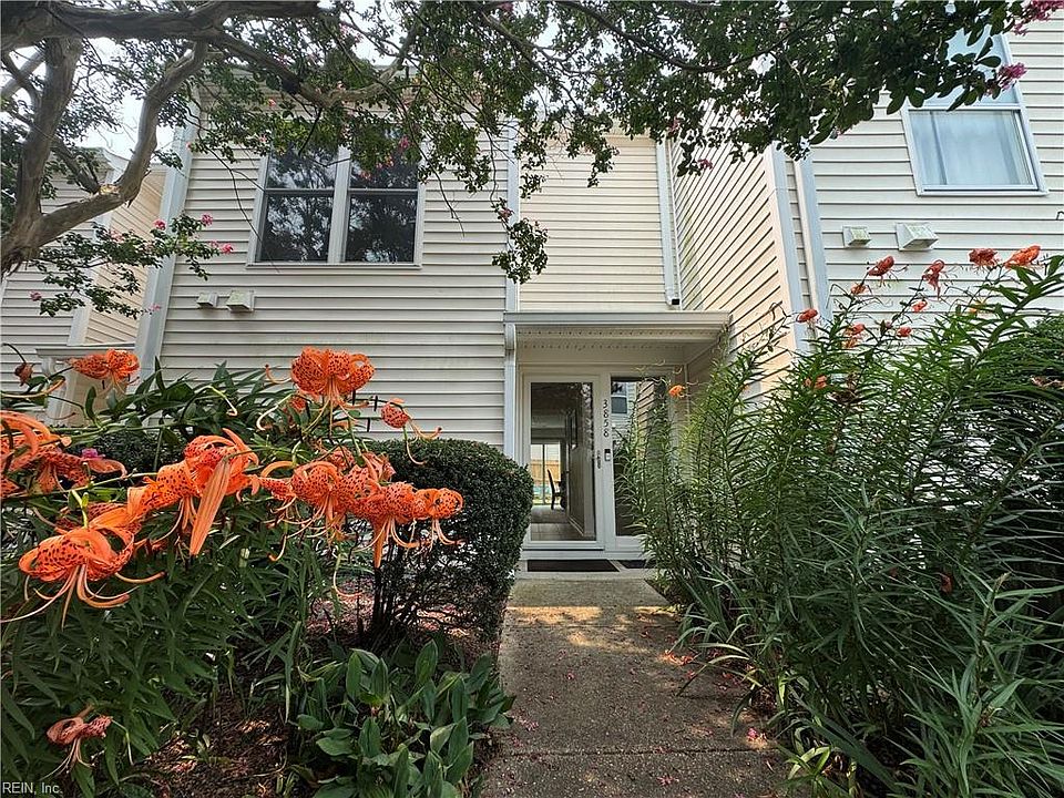 1st image of 3858 Staffordshire Ln
