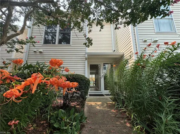 3858 Staffordshire Ln, Williamsburg, VA 23188