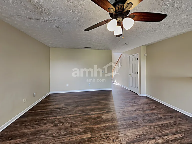 714 Baskins Cir — Photo 6