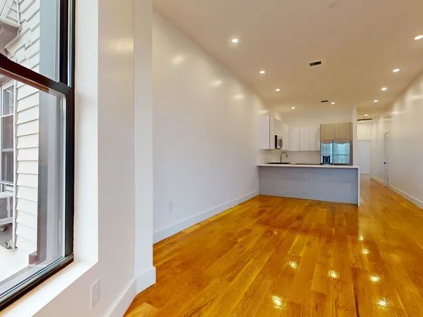 1198 Greene Avenue image 11 of 32