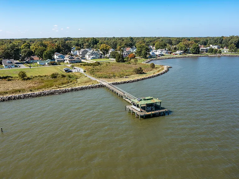 Community pier