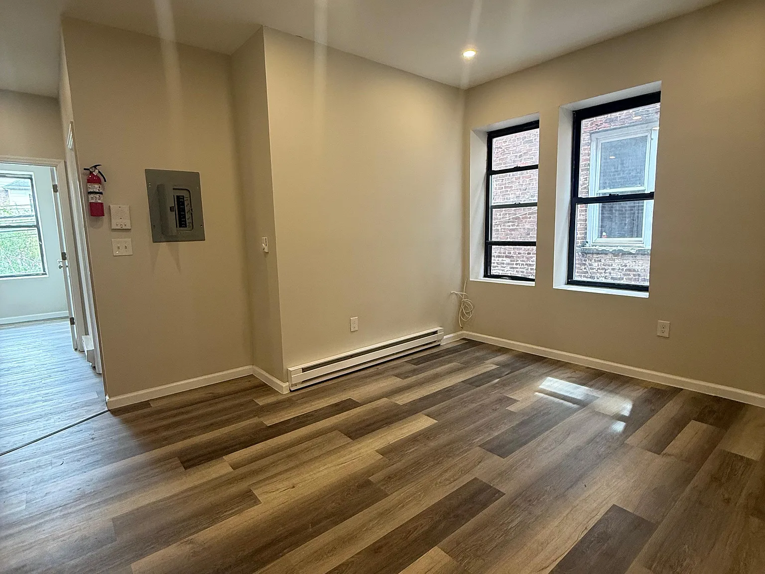 4 bed, $2,250 — Photo 1