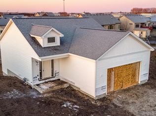 1166 Apache St, Nevada, IA 50201