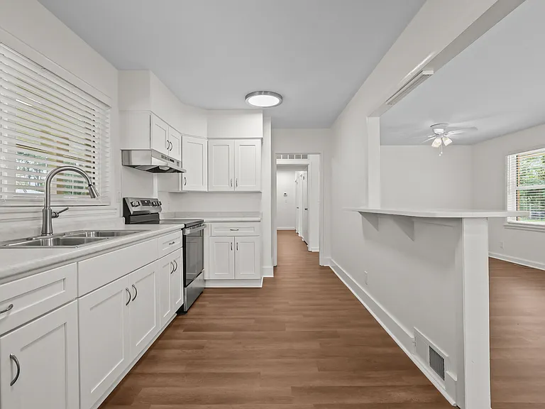 557 Kell Rd — Photo 12