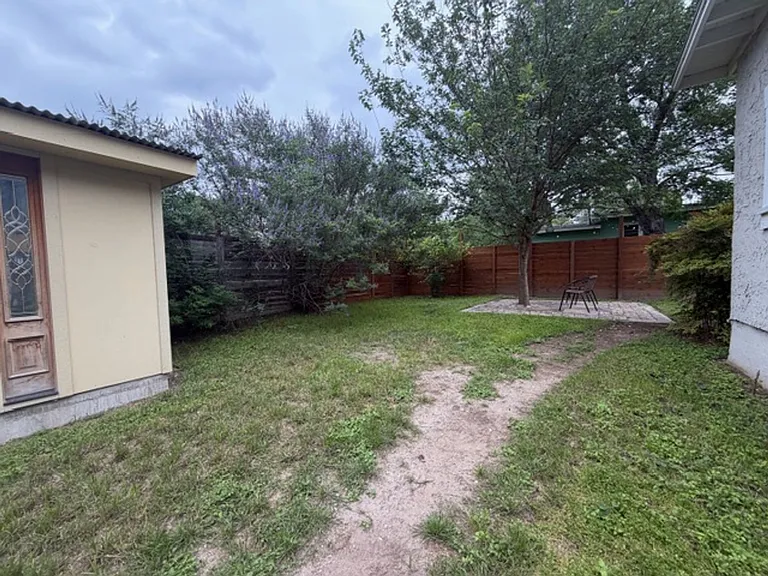 1406 Houston St — Photo 13