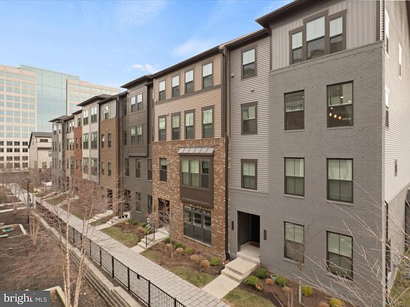 3rd image of 2346 Water Promenade Ave Unit 2B