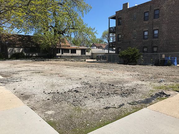 2nd image of 654 W 31st St #658