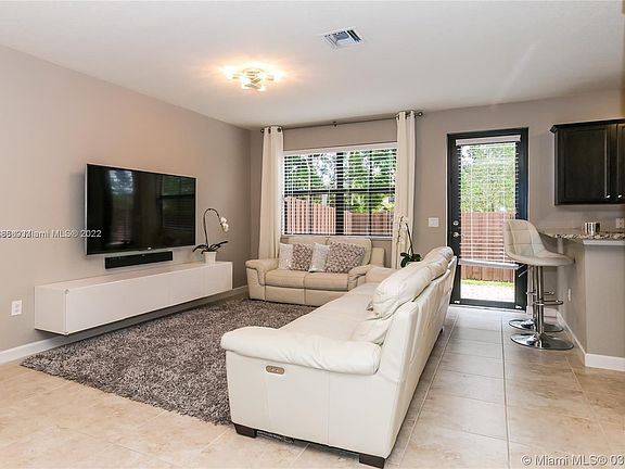 4th image of 12160 Village Pl