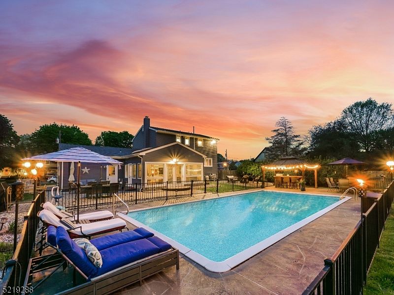 27 Greenview Dr, Pequannock, NJ 07440 MLS 3842433 Zillow