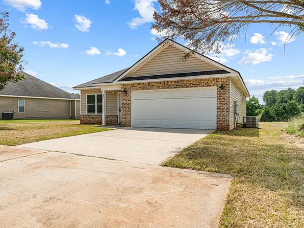 208 Shasta Dr, Perry, GA 31069
