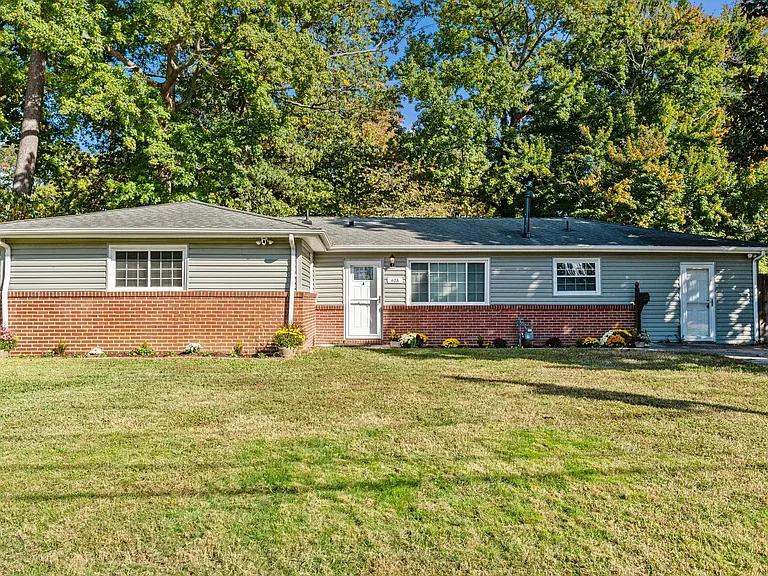 408 Lineberry Rd — Photo 1