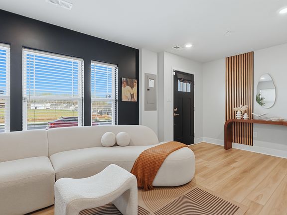 3rd image of 6894 Barrowfield Pl