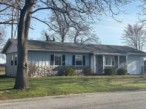 312 Lee Ave, Olney, IL 62450