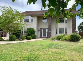 2833 Starlight Blvd, Redding, CA 96001