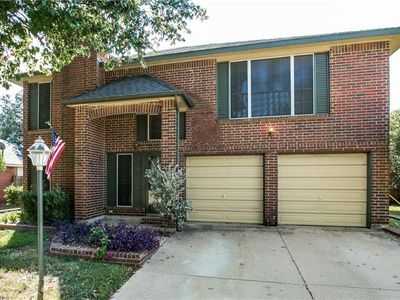 2823 Red Oak Dr, Grand Prairie, TX, 75052