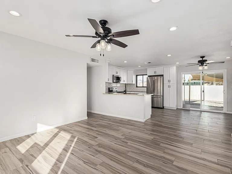 1420 N Rose St — Photo 4