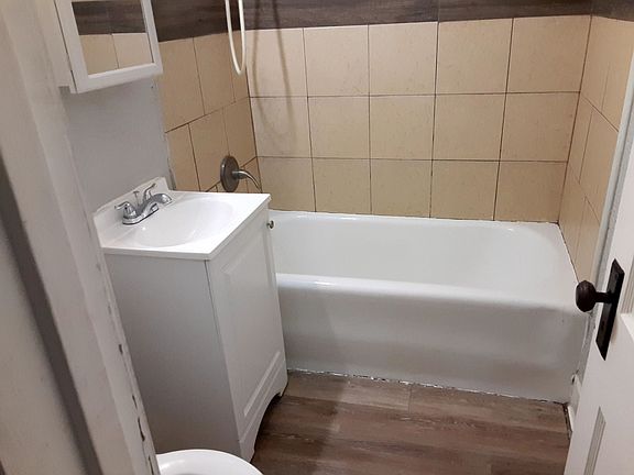 5th image of 1365 Clarence Ave APT 102