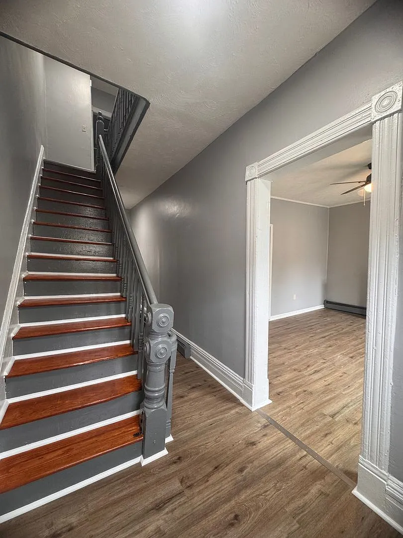 160 N Miller St — Photo 2