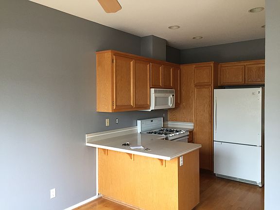 4th image of 407 Shandon Ct