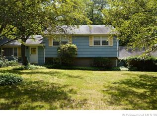 36 Barbara Ln, Hamden, CT 06518