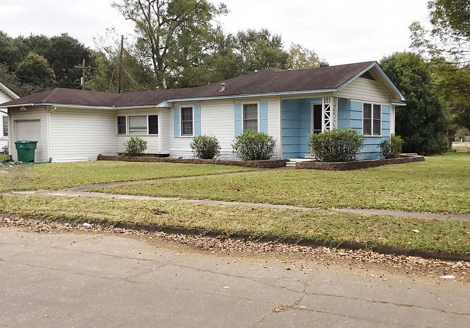1st image of 213 Camellia Ave
