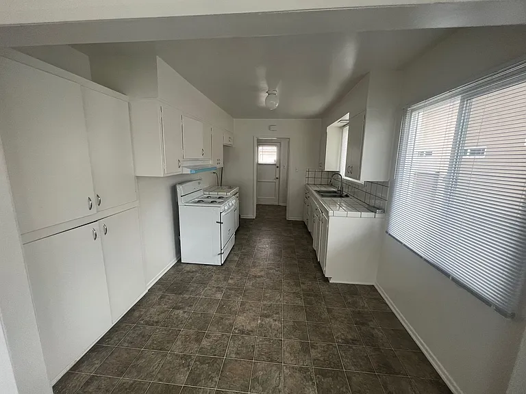 3928 Carfax Ave — Photo 6