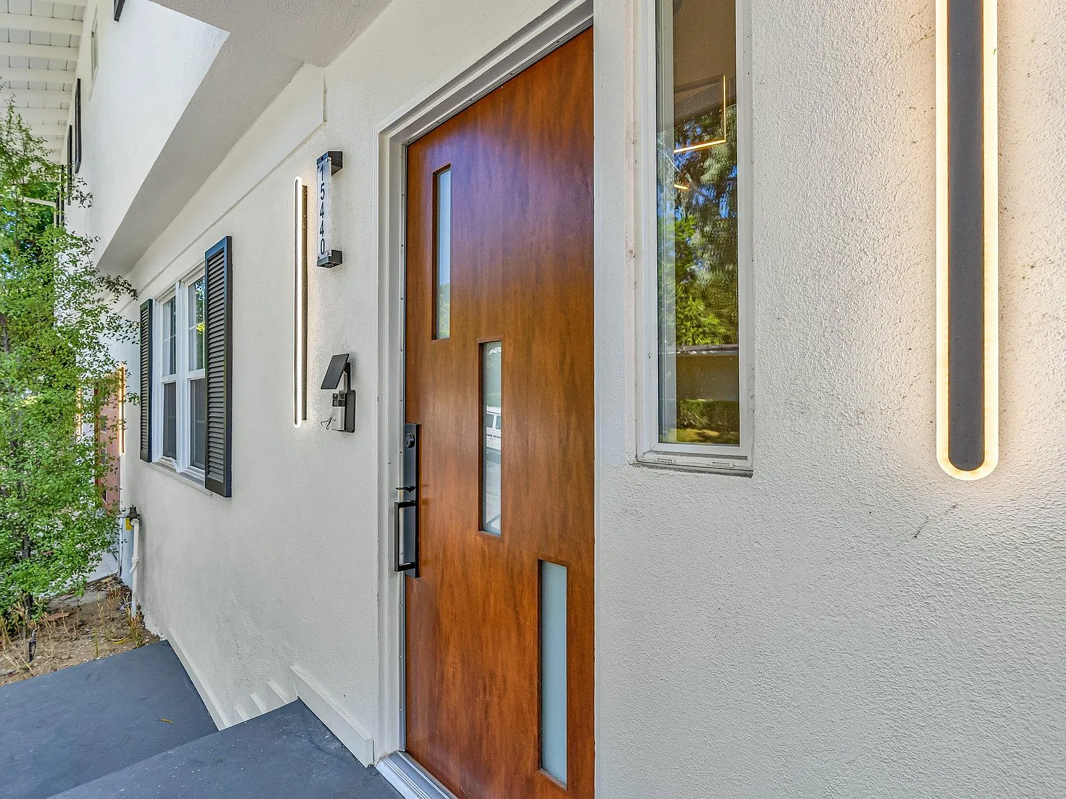 5 bed, 3.5 bath, 2740 sqft, $13,900 — Photo 3