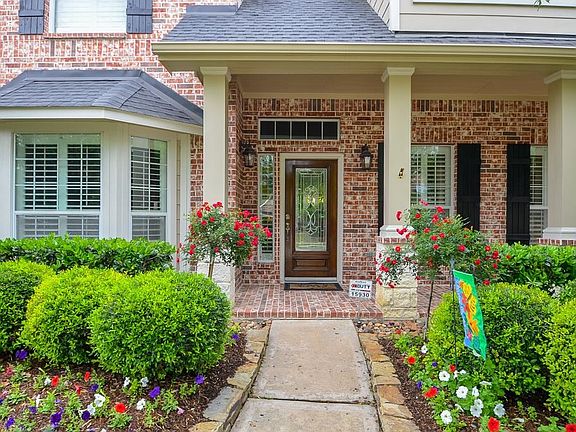 3rd image of 15930 Clipper Pointe Dr