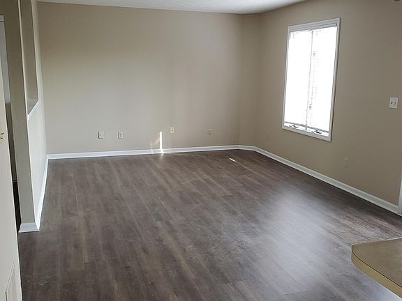 2nd image of 1655 Foxhaven Dr #110