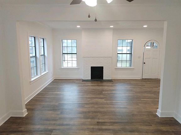 2nd image of 706 E Neches St