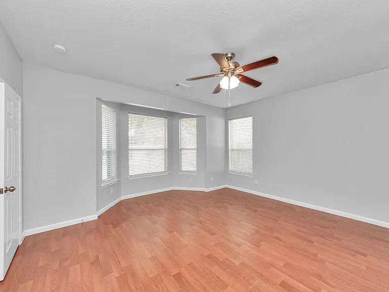 1819 Misty Falls Ln — Photo 16