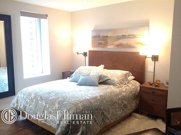 4th image of 106 Central Park S APT 18G