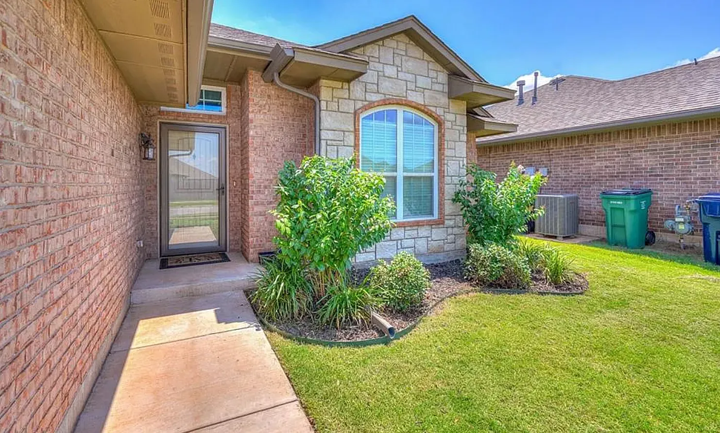 3 bed, 1567 sqft, $1,650 — Photo 2