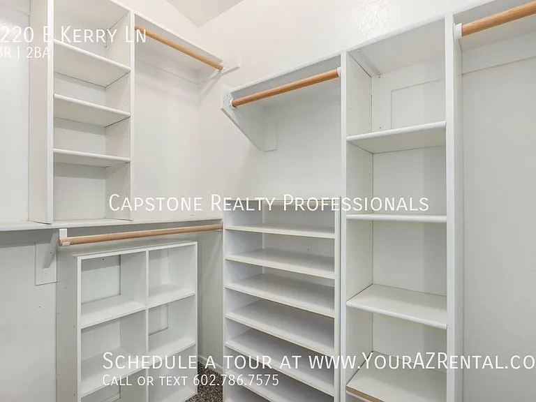 3220 E Kerry Ln — Photo 11