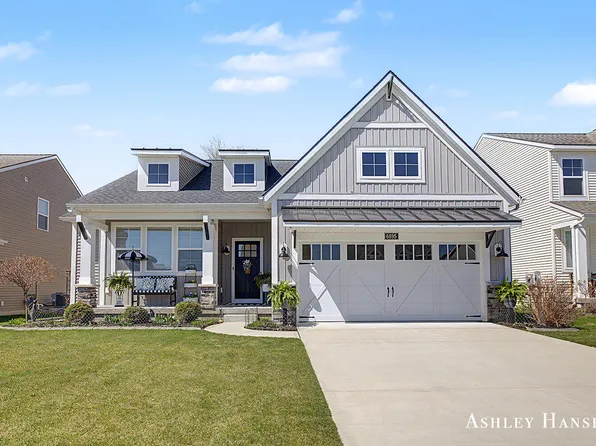 6895 W Cottage Ln NE, Rockford, MI 49341