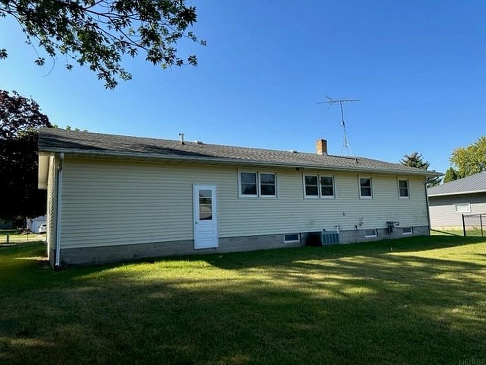 607 1st Ave, Floyd, IA 50435 Zillow