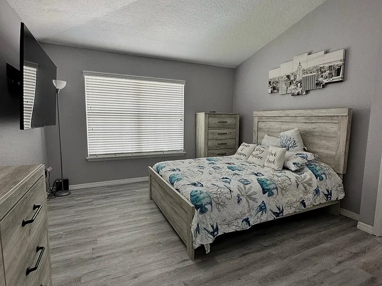 8326 Shallow Creek Ct — Photo 20