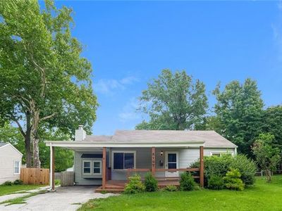 8107 Woodward St, Overland Park, KS, 66204