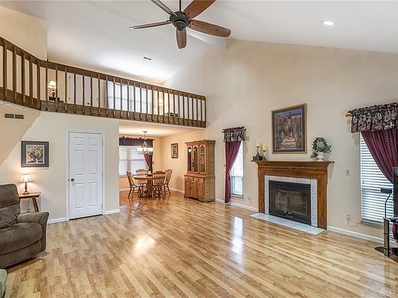 4th image of 8547 Cameo Ln