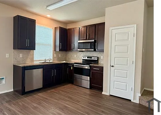 3 bed, 1311 sqft, $1,700 — Photo 4
