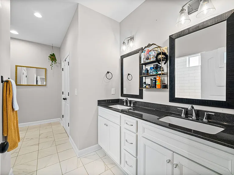 1819 Lexington Ave — Photo 19