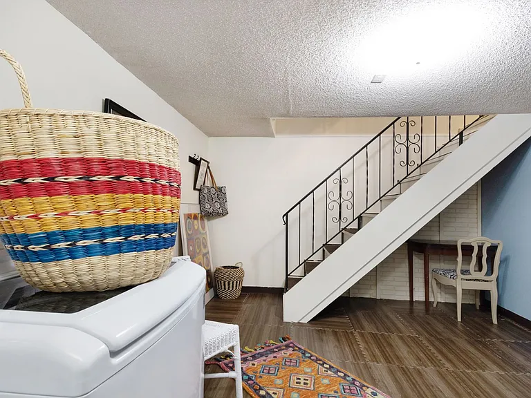 308 Twykingham Pl — Photo 33