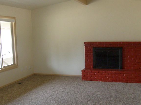 3rd image of 7405 Carolina Ln